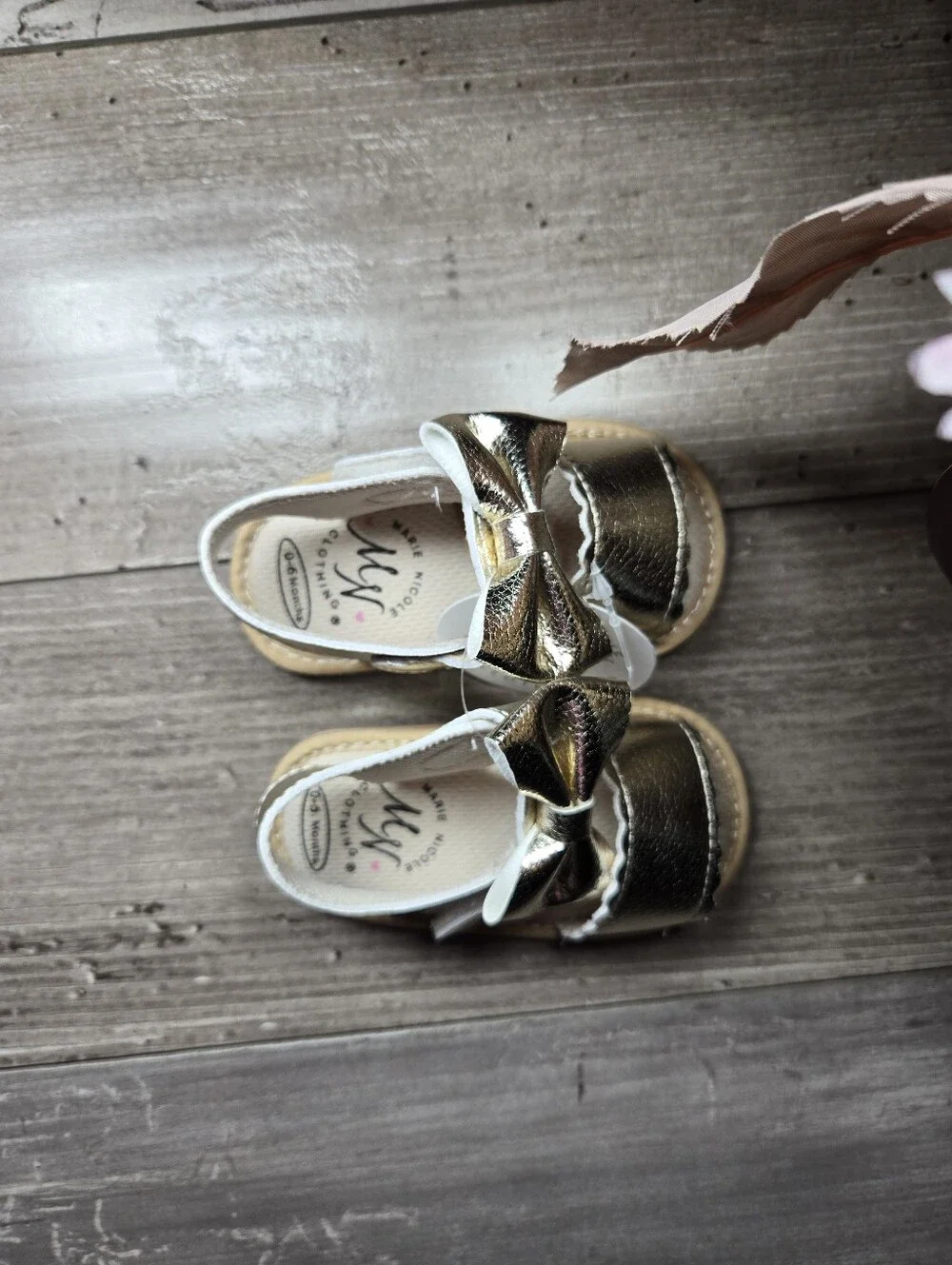 NWT Marie Nicole Metallic Gold Bow Baby Girl Sandals 0–6M